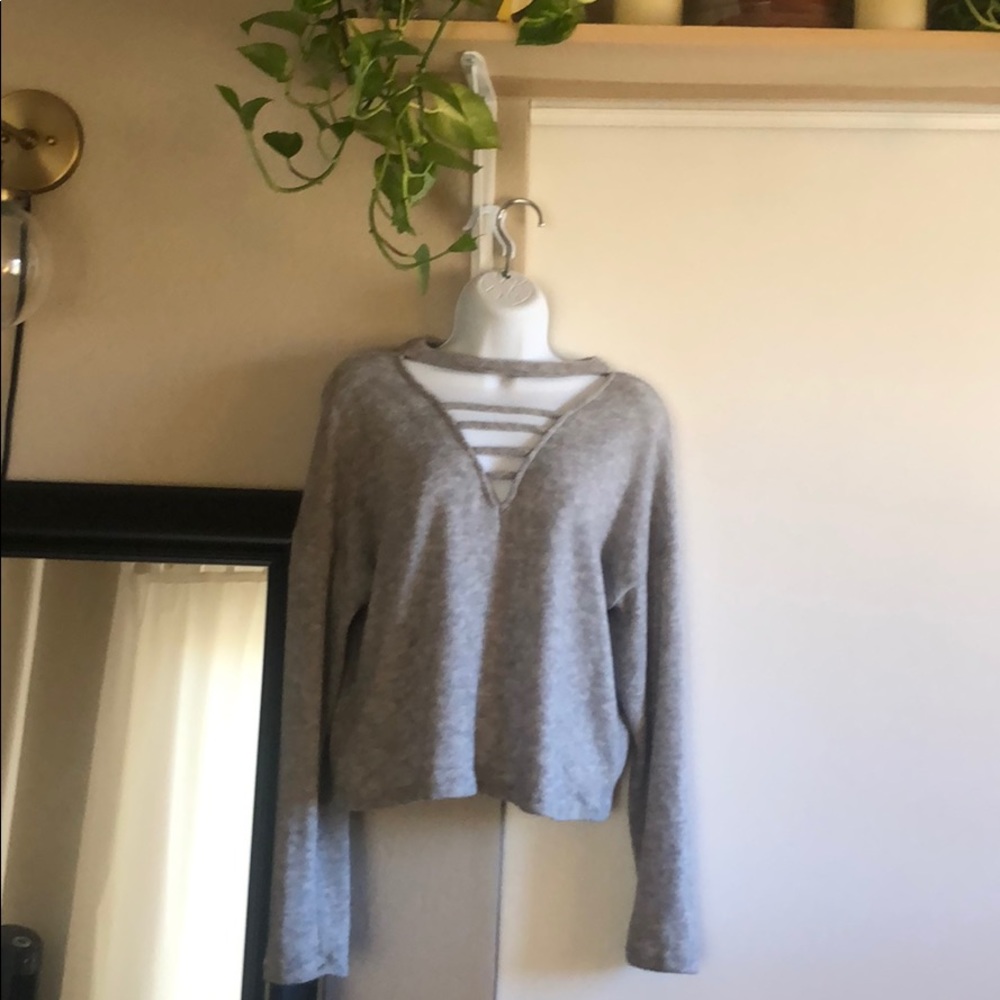 Peakaboo gray sweater